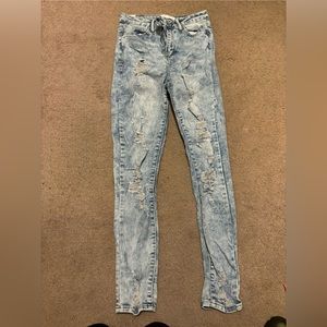Size 1 juniors Almost Famous skinny jeans